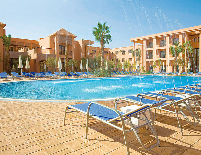 Piscine et jardin
